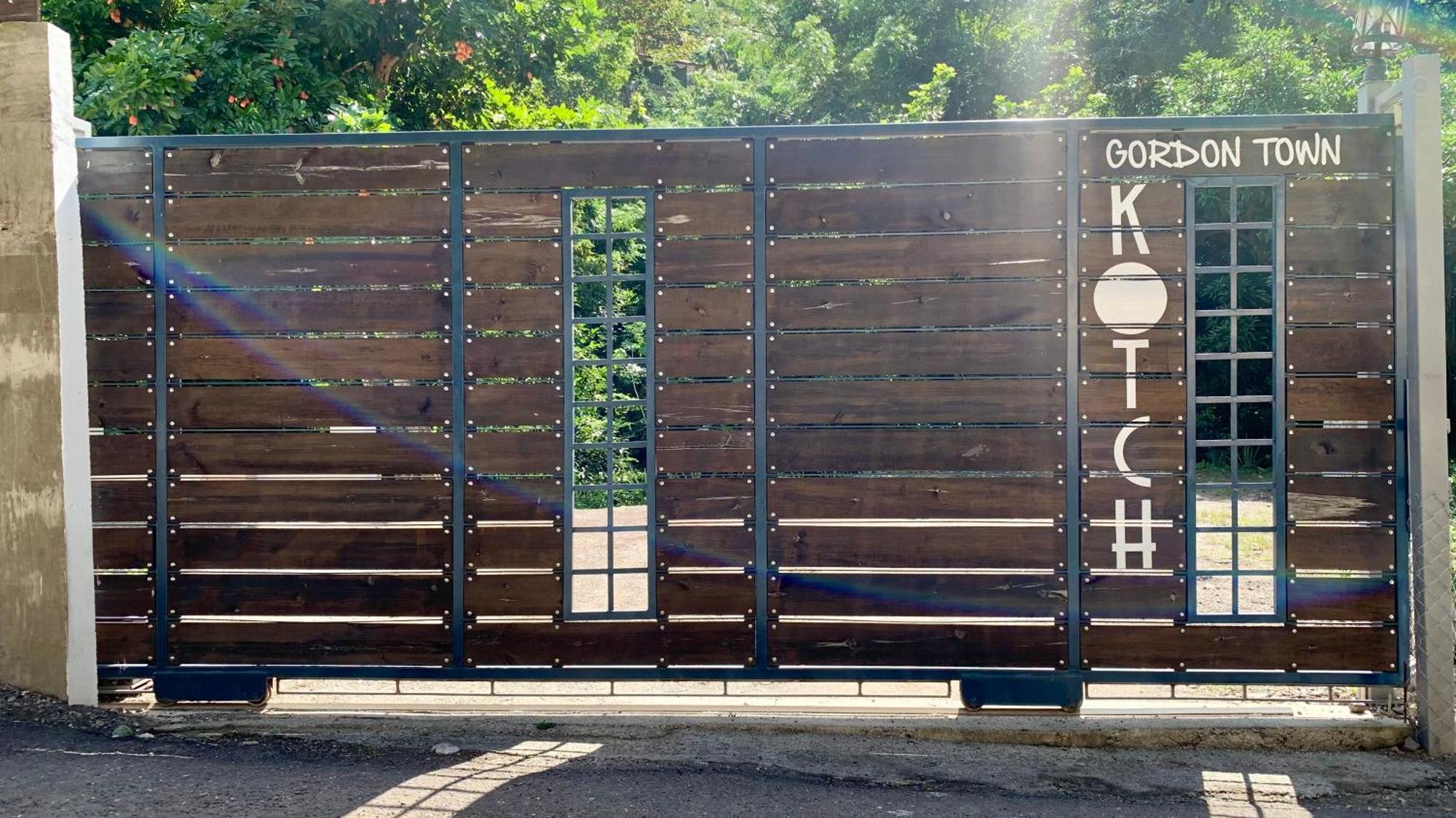 Hostel Gordon Town Kotch Kingston Zewnętrze zdjęcie